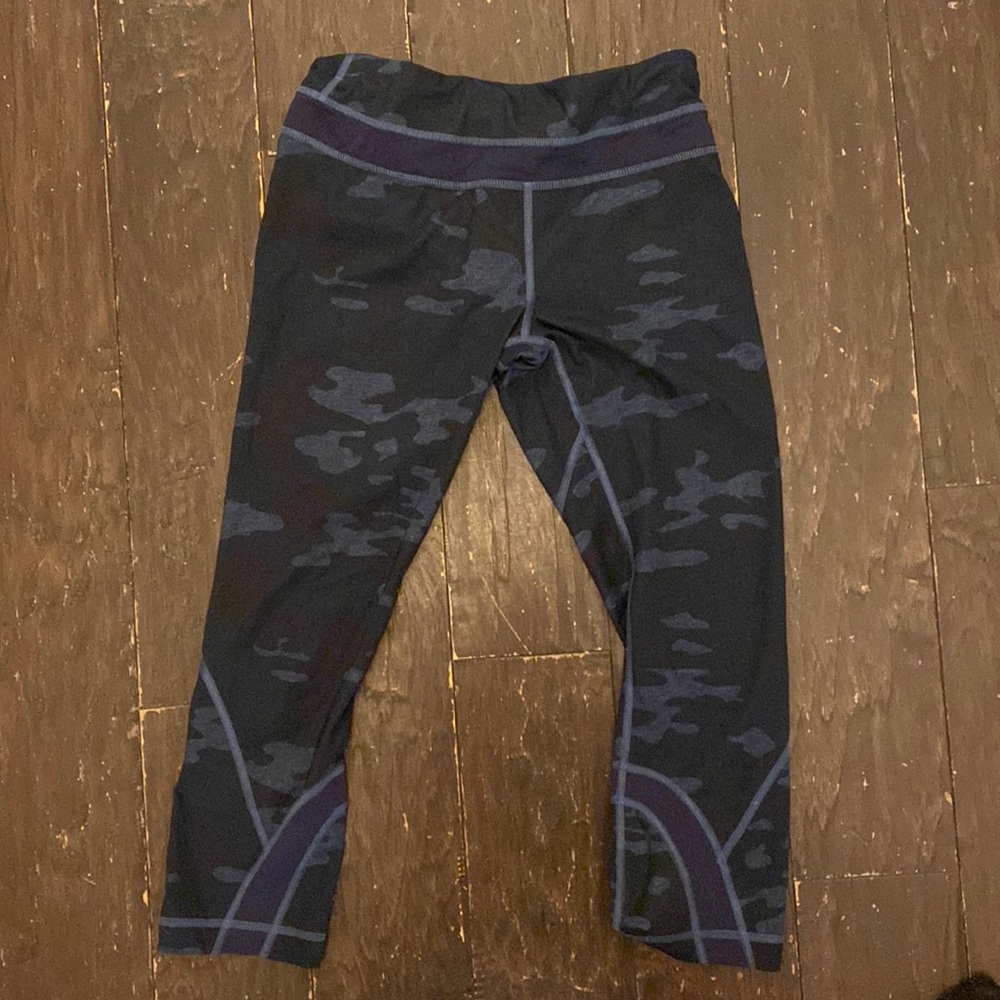 Lululemon size 6 Navy Camo crop leggings. Unavailable now! Hard to find!